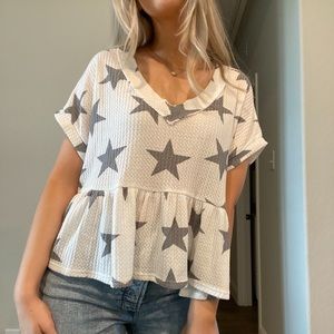 ✨ ALTAR’D STATE BABY DOLL WHITE AND GRAY STAR TOP